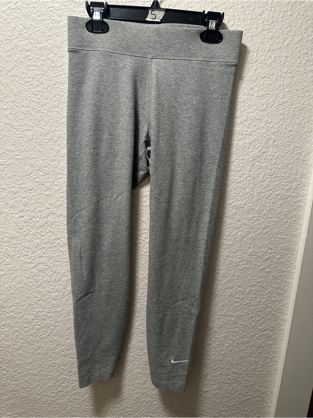 Nike Women's Gray Athletic Leggings